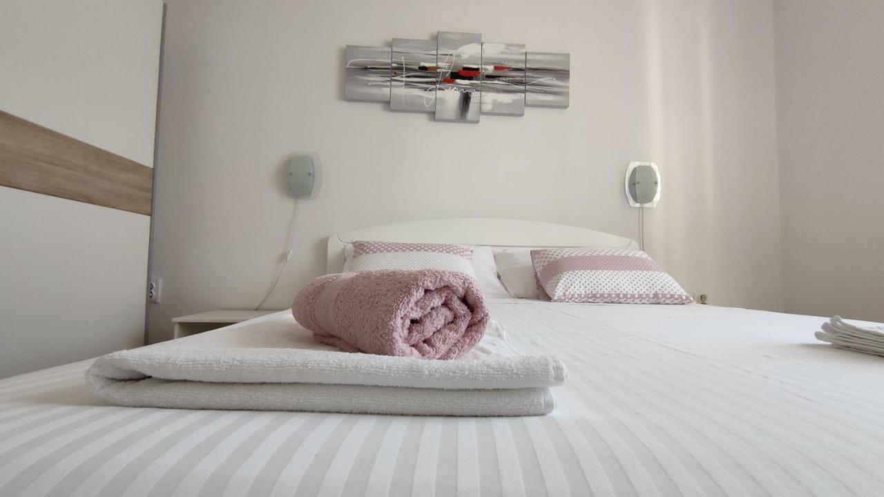 Apartment "Andrea" สปลิท ภายนอก รูปภาพ