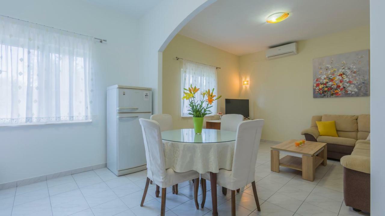 Apartment "Andrea" สปลิท ภายนอก รูปภาพ