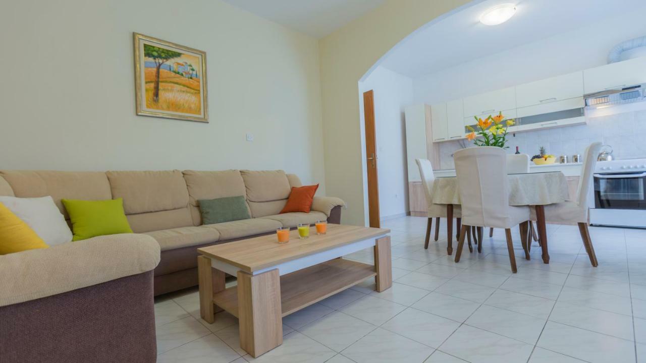 Apartment "Andrea" สปลิท ภายนอก รูปภาพ